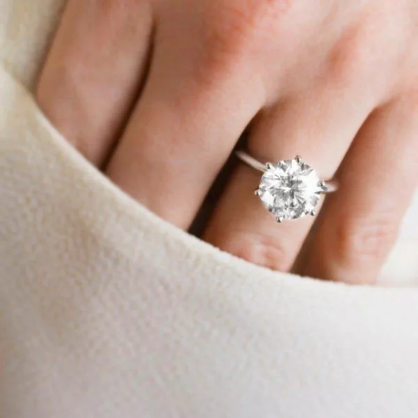 Diamonds or Gemstones: Deciphering Your Wedding Ring Choices
