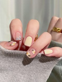 Elegantly Chic: Embracing Short, Cute Nails in Fashion